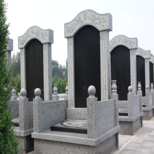 福泽苑五区圆形龙凤碑